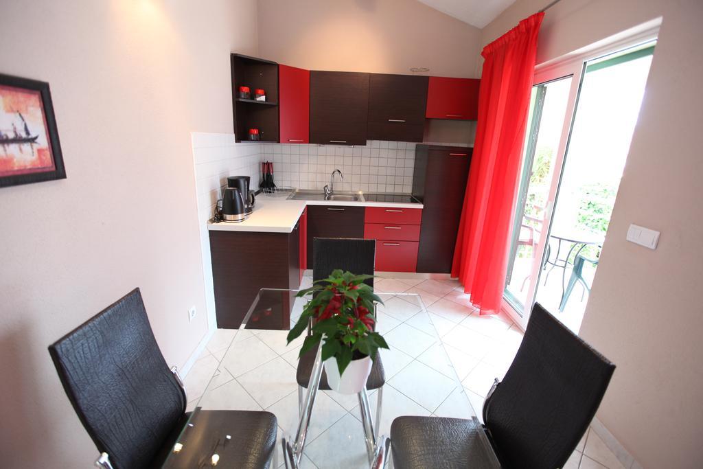 Apartments Salona Trogir Bagian luar foto
