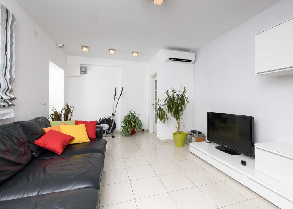 Apartments Salona Trogir Bagian luar foto