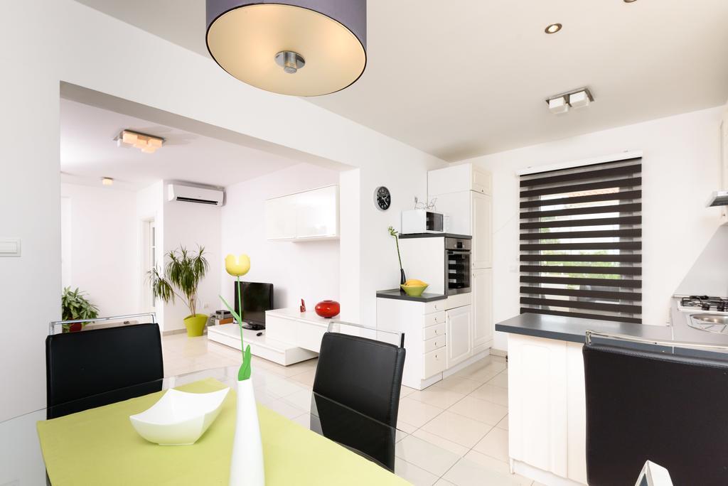 Apartments Salona Trogir Bagian luar foto