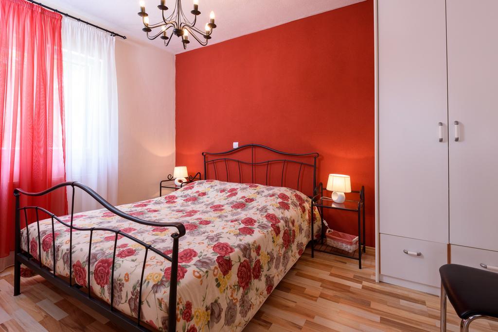 Apartments Salona Trogir Bagian luar foto