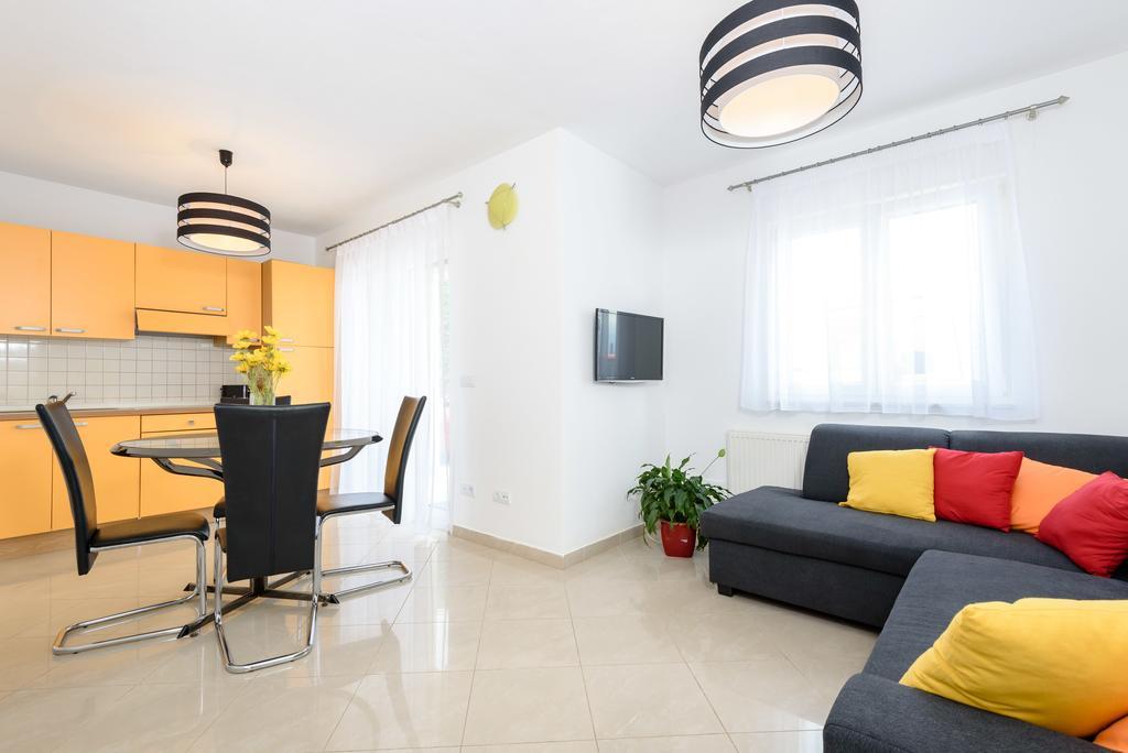 Apartments Salona Trogir Bagian luar foto