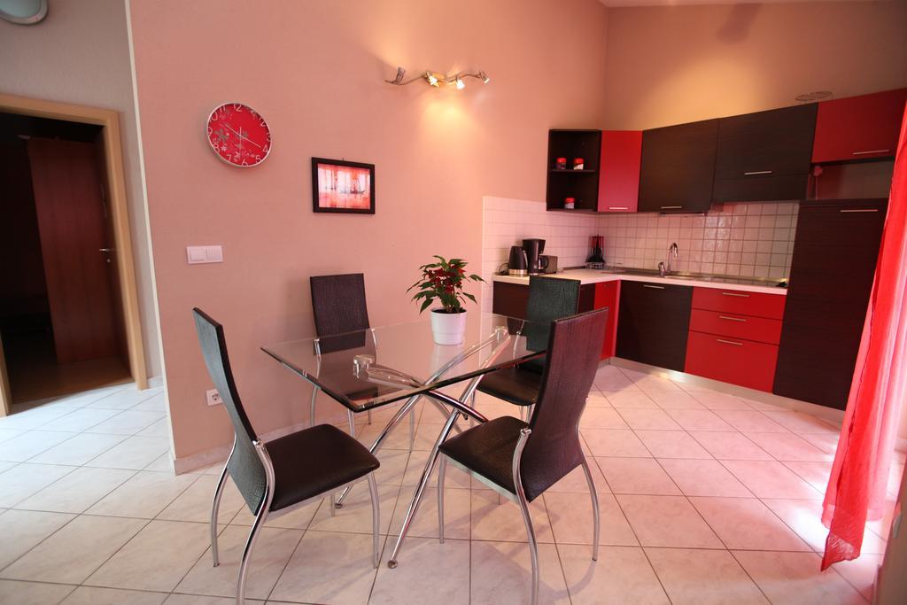 Apartments Salona Trogir Bagian luar foto
